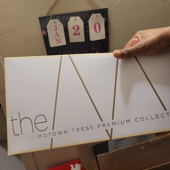 Lace front wig - Picture 2 of 7